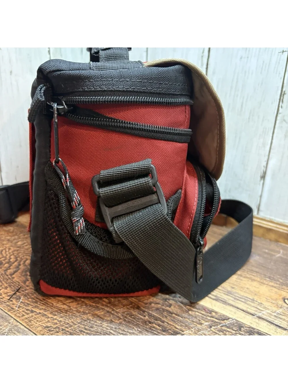 Lowepro Camera Bag Padded Handle Strap Maroon Carry Tote Case Outdoor Hiking